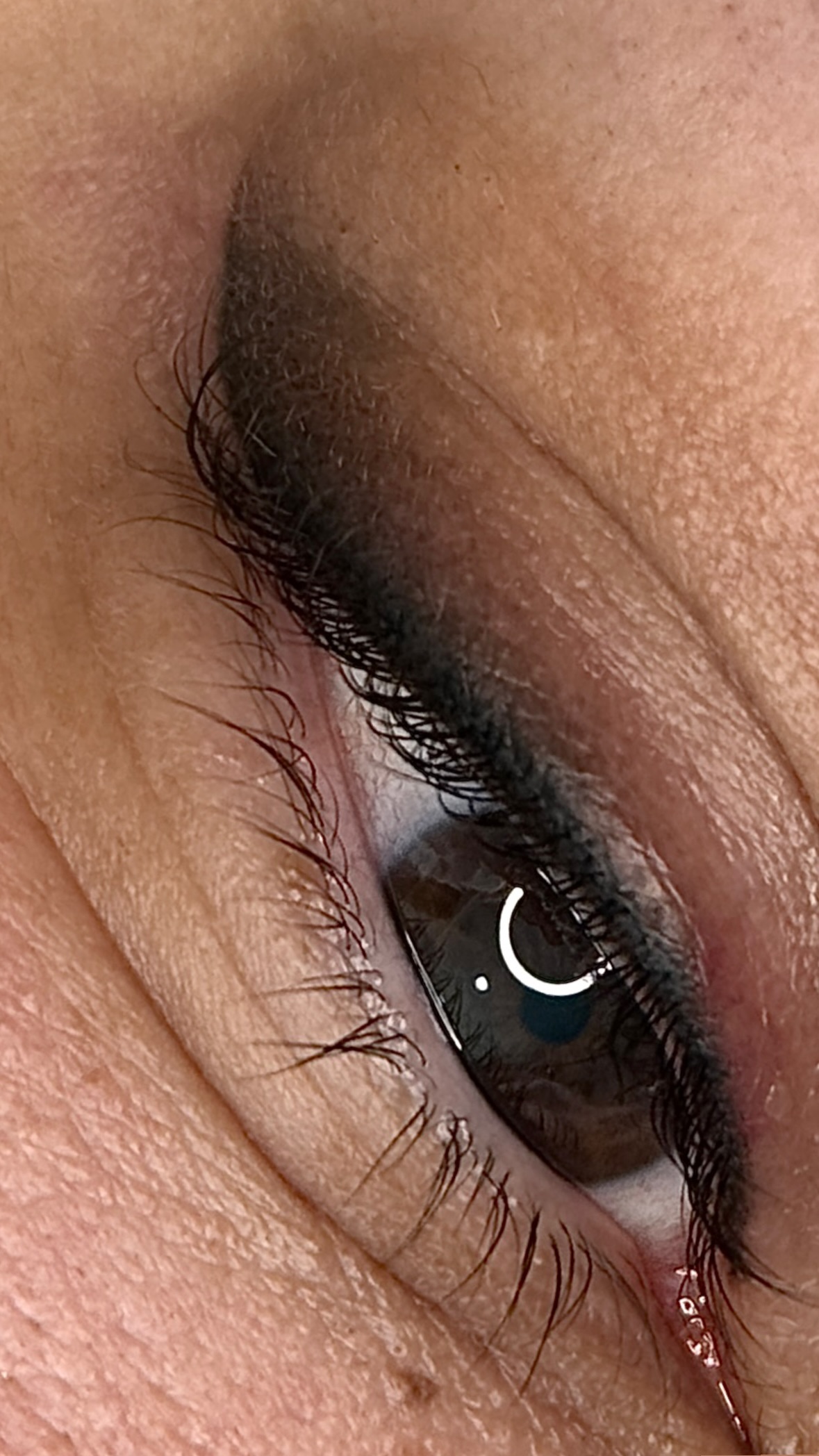 Micropigmentare ochi — tuș contur eyeliner permanent
